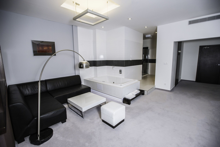 Bathroom 5, Hotel Magnus, Trenčín