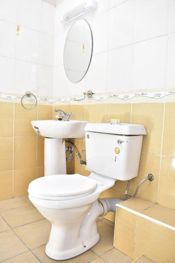 Bathroom 3, Valbras Homestay Nairobi, Mavoko