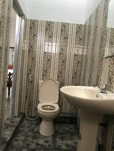 Bathroom, Atozee Airport villa, Katana