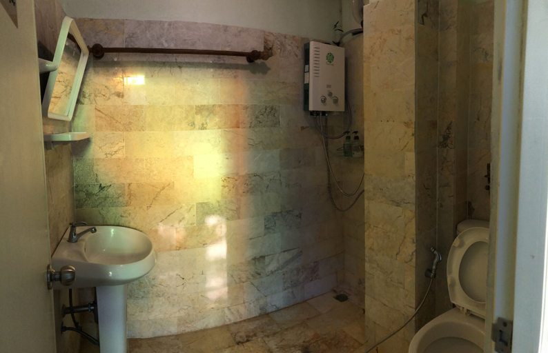 Bathroom, Heun Baan Rong Khun Resort, Muang Chiang Rai