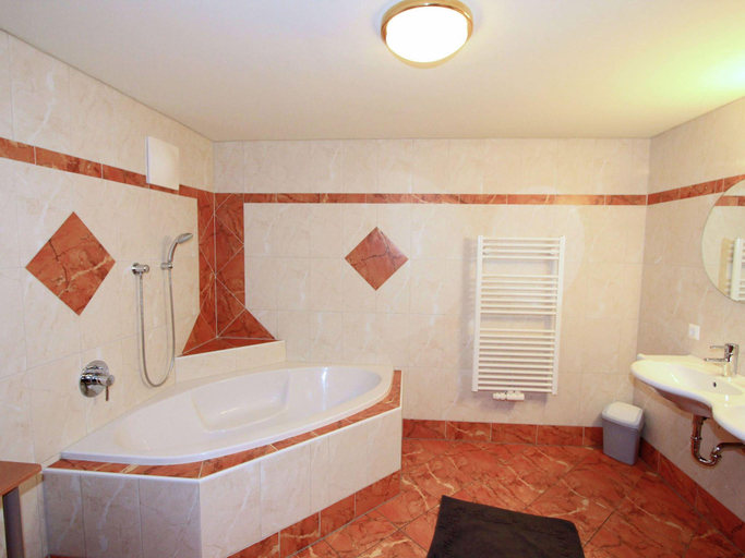 Others 4, Apartment Stumm near Zillertal Ski Slopes, Schwaz