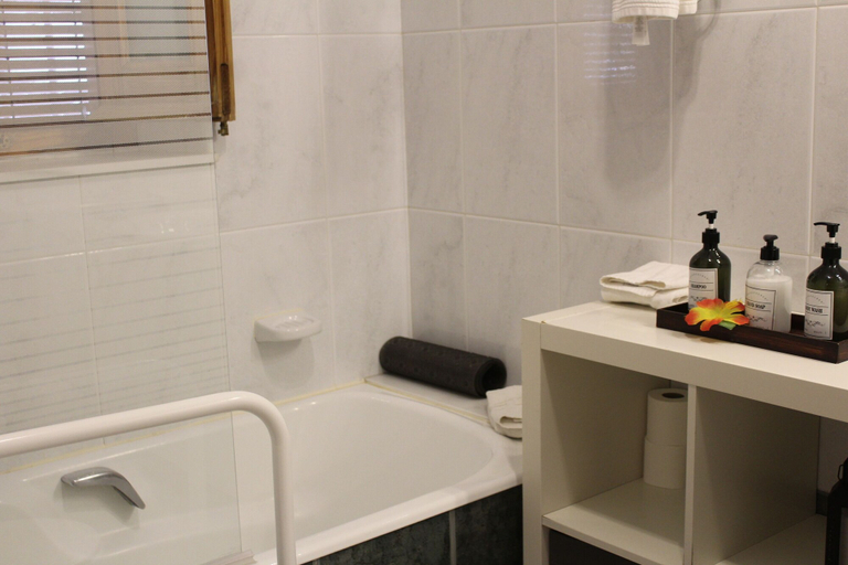 Bathroom 4, Hotel La Zubia, Granada