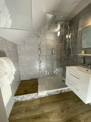 Bathroom 5, Hotel de la Gare, Hautes-Alpes