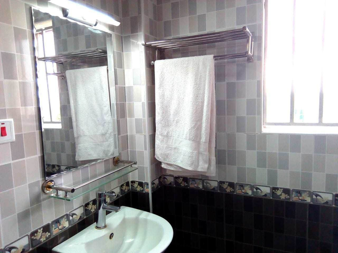 Bathroom 3, Bella Shared Apartment, Dagoretti North