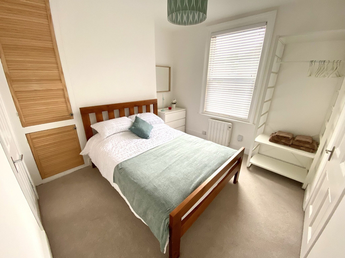 Bedroom 4, Spacious Two Bed Apartment in Poole, Poole
