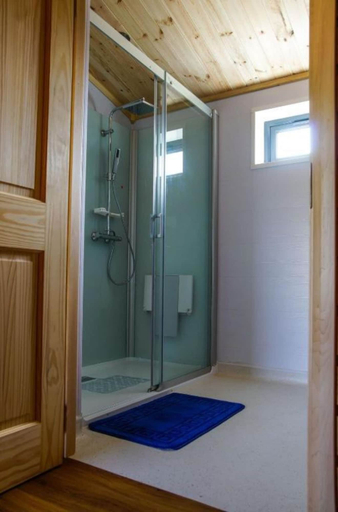 Bathroom 4, Woodlakes Park, Cambridgeshire