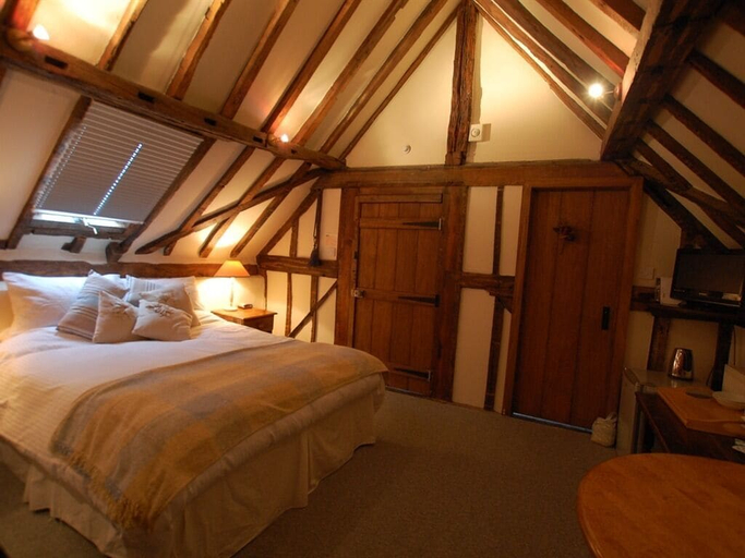 Bedroom 5, Falcon Inn, Buckinghamshire