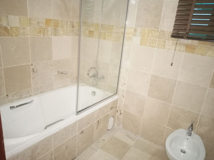 Bathroom 3, The Lodge by Kabachi, Eti-Osa