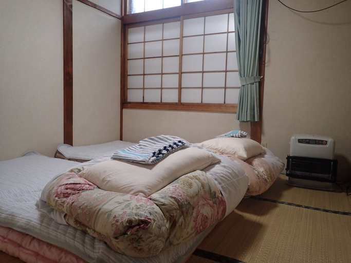 Bedroom 4, Guest House Shikotsu Kamui - Hostel, Chitose