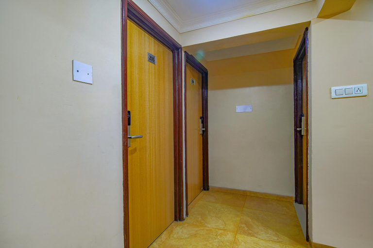 Public Area 2, FabHotel Pishori - Vijay Nagar, Indore