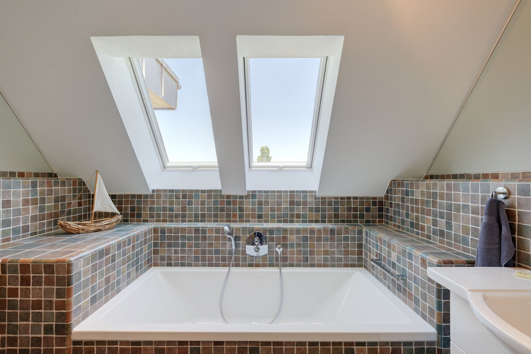 Bathroom 4, Der Besitz 6, Schleswig-Flensburg