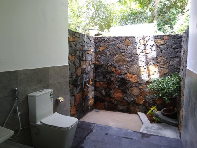 Bathroom 3, Mansala Safari House, Embilipitiya
