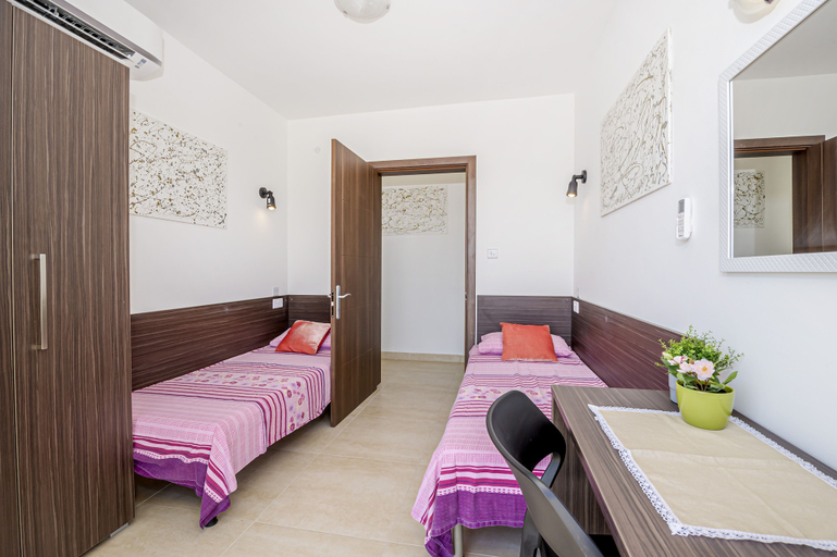 Bedroom 4, Summer Breeze Penthouse with private Hot Tub