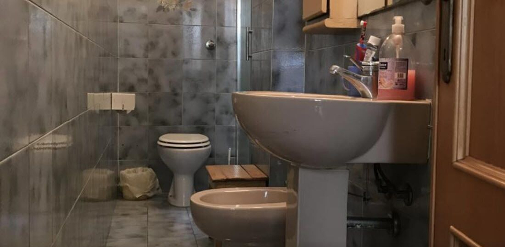 Bathroom 3, Raminga's House, Florence