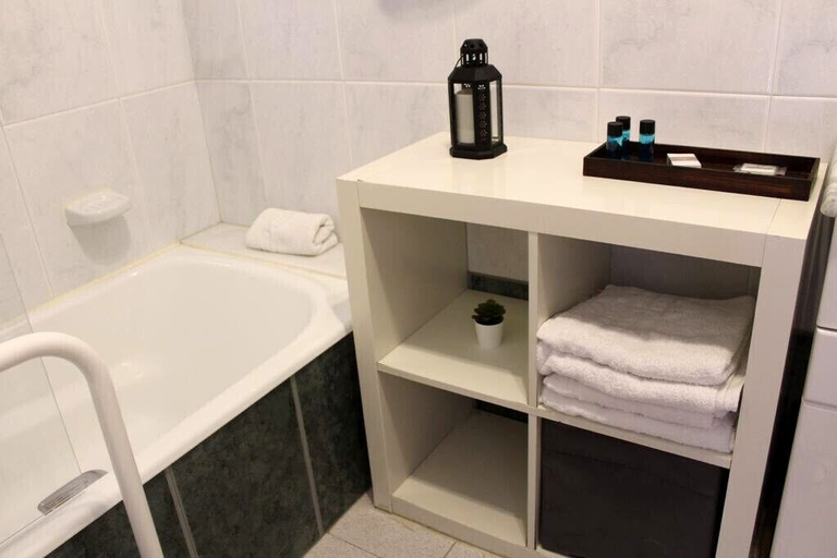Bathroom 4, Hotel La Zubia, Granada