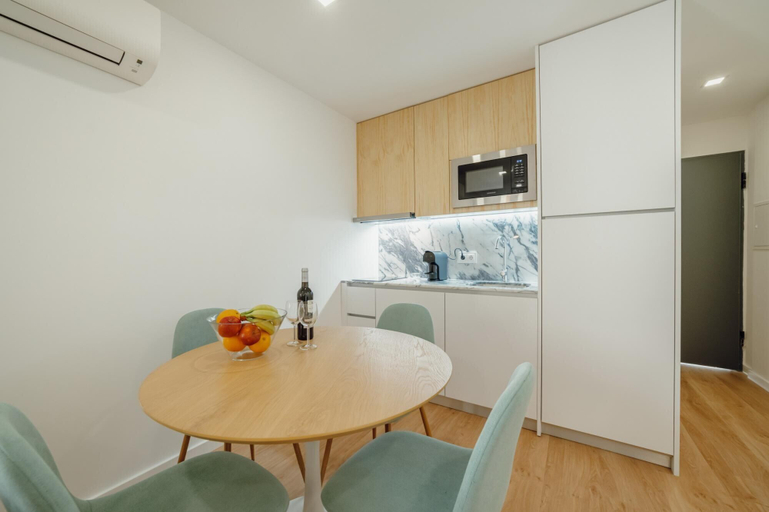 Others 4, Courtyard Oporto Design Apartment L With Terrace, Porto