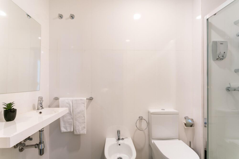 Bathroom 4, Hotel Boutique La Puerta de Palacio - Only Adults, Sevilla