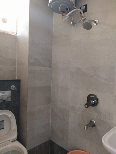 Bathroom 3, Hotel The Raja Palace, Garhwal