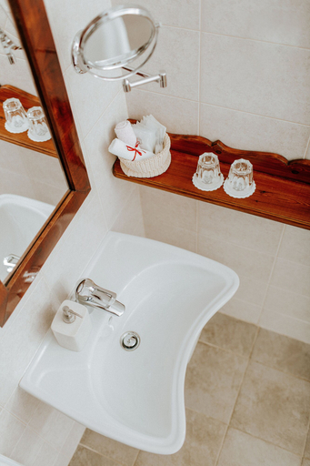 Bathroom 3, Kosbor Panzió, Őriszentpéter