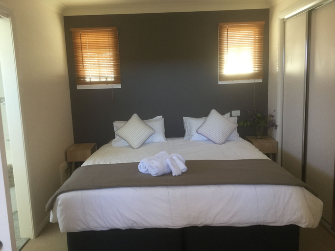 Bedroom 2, Batemans Bay Central Accommodation, Eurobodalla