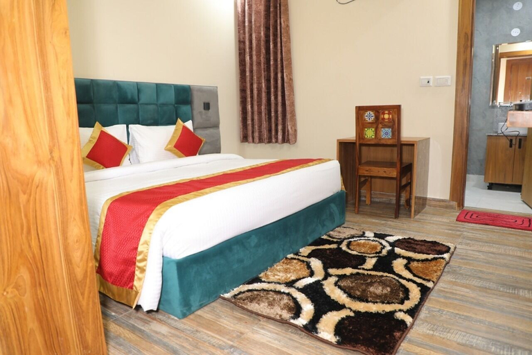 Bedroom 3, Sarla Hotel Inn, Gautam Buddha Nagar