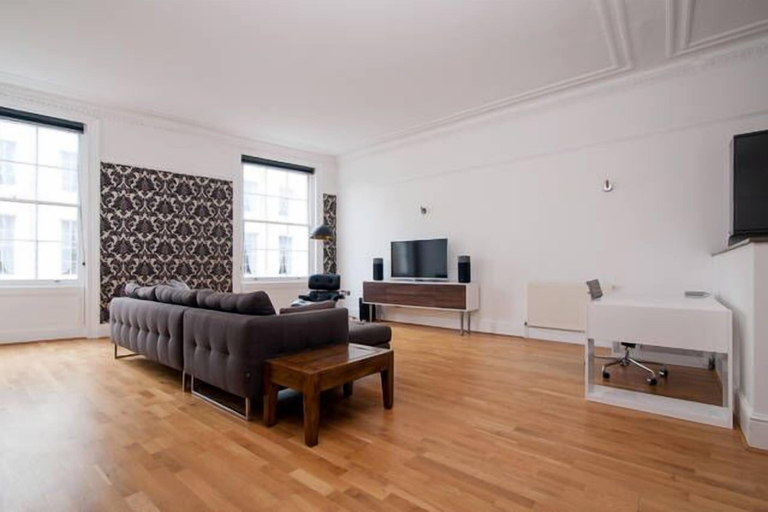 Others 5, Queens Circus Serviced Apartment, Gloucestershire