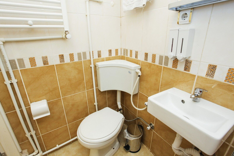 Bathroom 2, Mete Apartments, Fatih