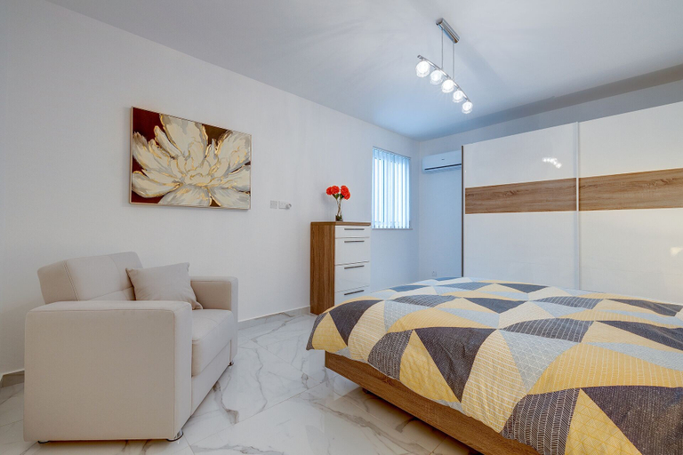 Bedroom 3, Deluxe Apartment Steps to St George's Bay