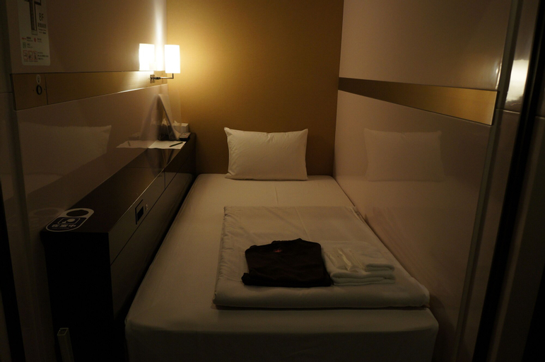 Bedroom 4, First Cabin Tsukiji, Chūō