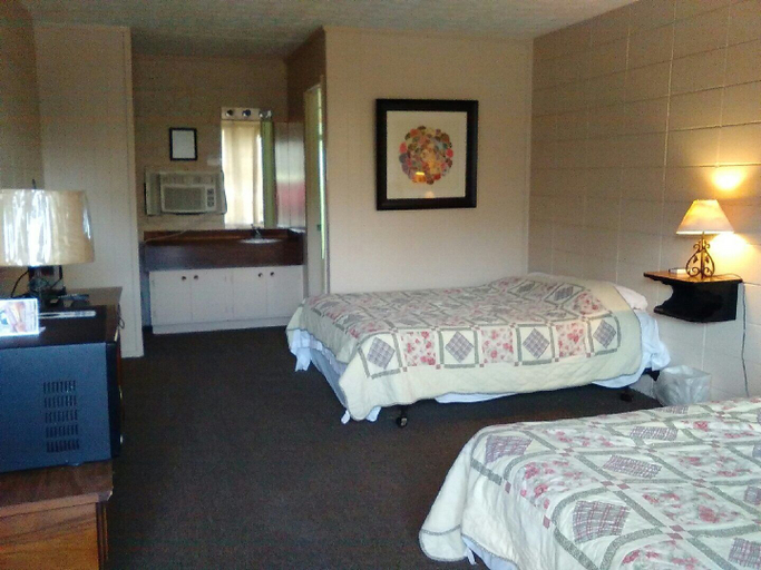 Bedroom 2, The Resort, Grayson
