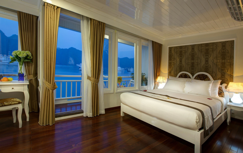 Signature Royal Halong Cruise, Hạ Long