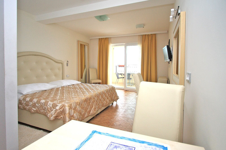 Bedroom 2, Turisticki apartmani Natalia, Podgora