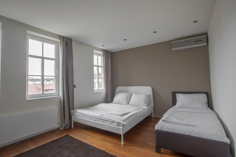 Bedroom 2, Luxury Central Duplex with terrace, Praha 1
