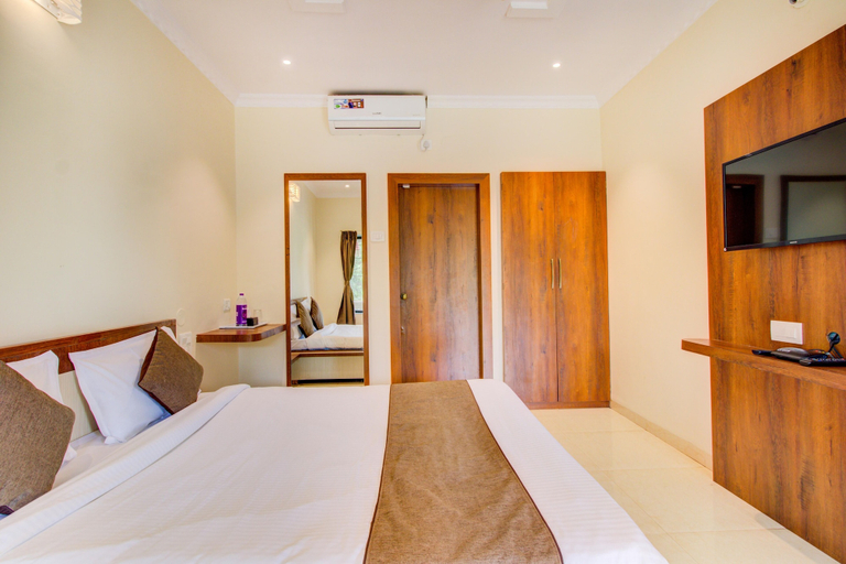 Bedroom 3, Hirkani Garden & Resort, Satara