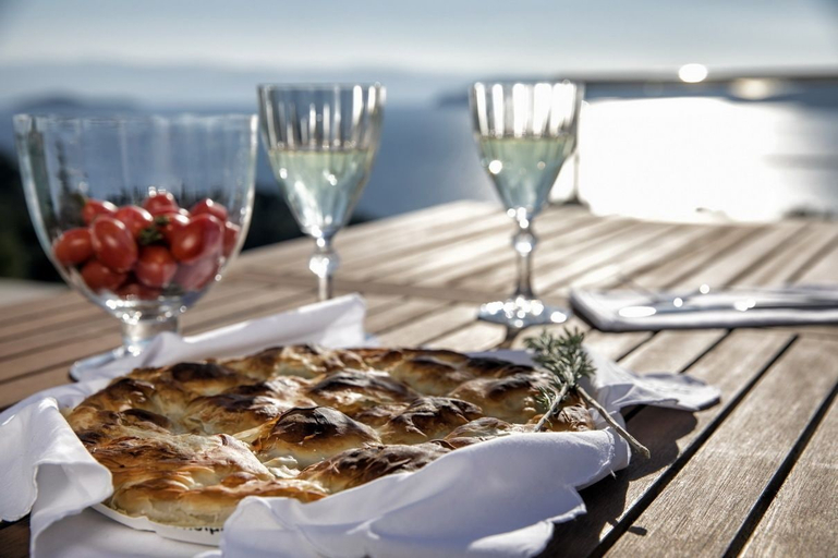 Food & Drinks 5, Magdani Villas, Thessaly