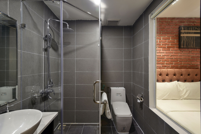 Bathroom 4, The Marron Hotel, Sầm Sơn