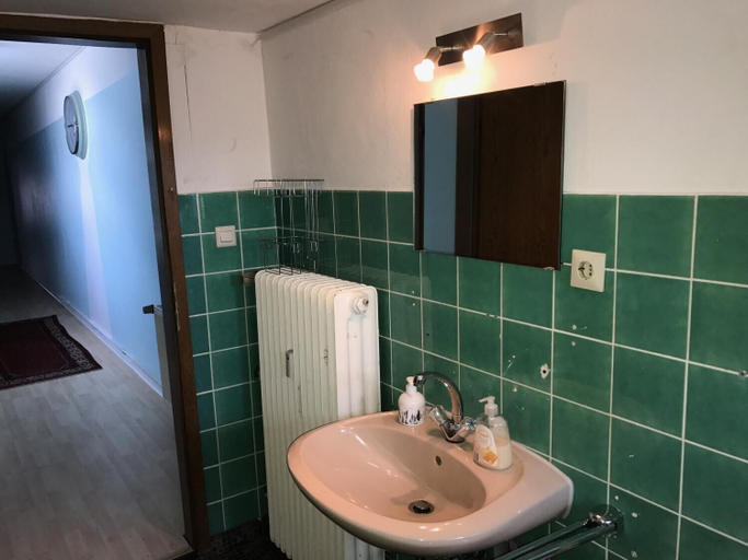 Bathroom 5, A&S Hostel 9, Bonn