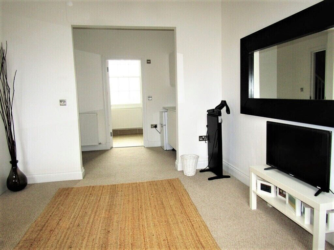 Others 3, Large Private Double En-suite - 5, London