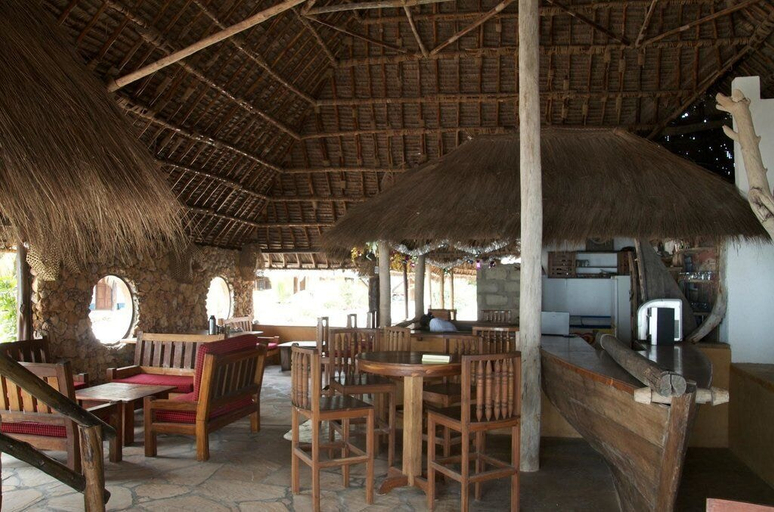 Food & Drinks 4, Mike's Beach Cottages, Pangani