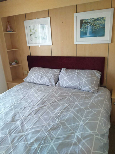 Bedroom 4, Captivating 2-bed 6 Berth Caravan in Ingoldmells, Lincolnshire