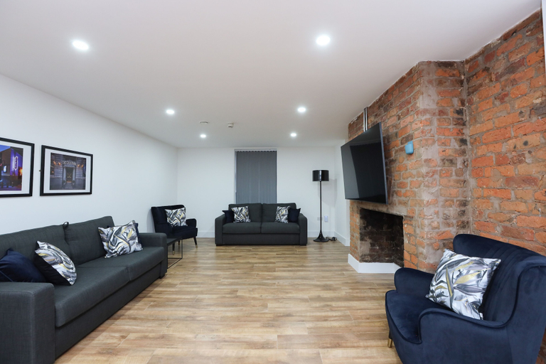 Others 5, Wood Street Apartments, Sefton