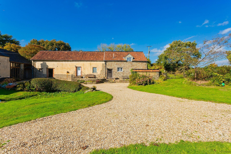 Exterior & Views 2, Buckland Brewer COB Barn 2 Bedrooms, Devon