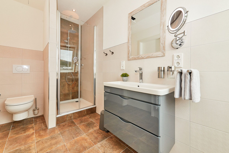 Bathroom 5, Rochter Landhotel, Bernkastel-Wittlich