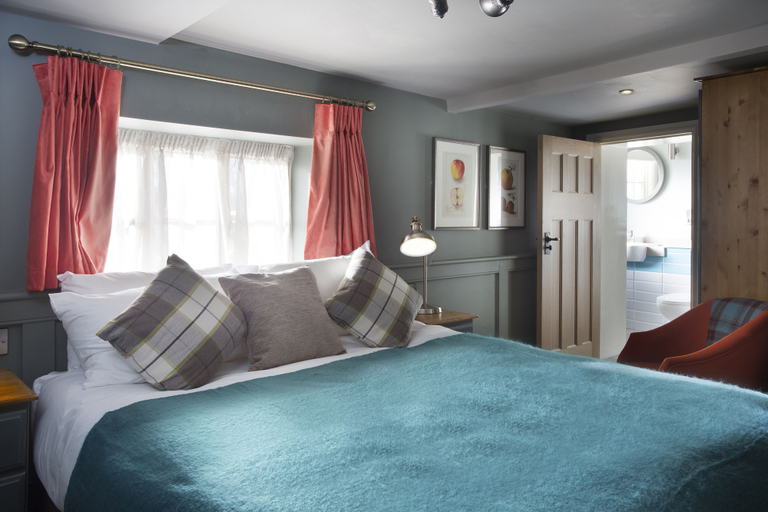 Bedroom 2, The Ostrich Inn, Slough