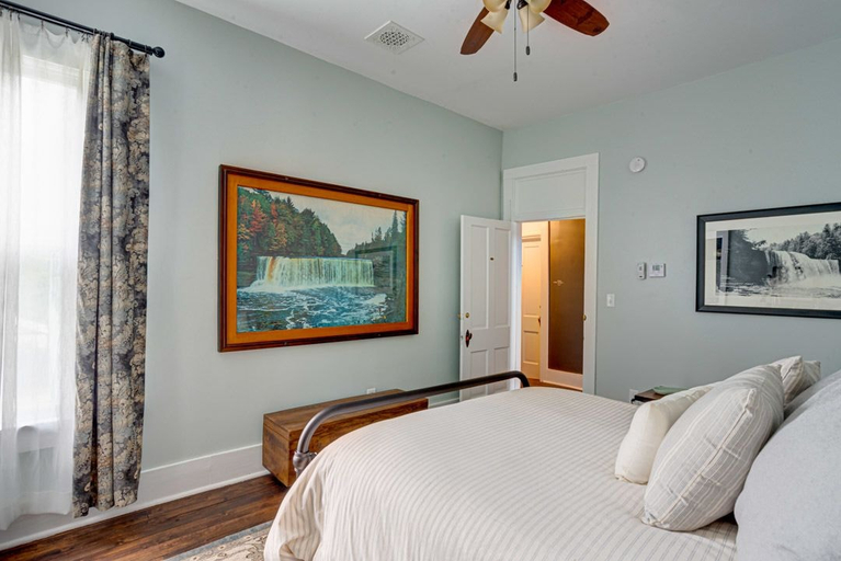 Bedroom 3, Historic Birch Lodge and Motel, Chippewa