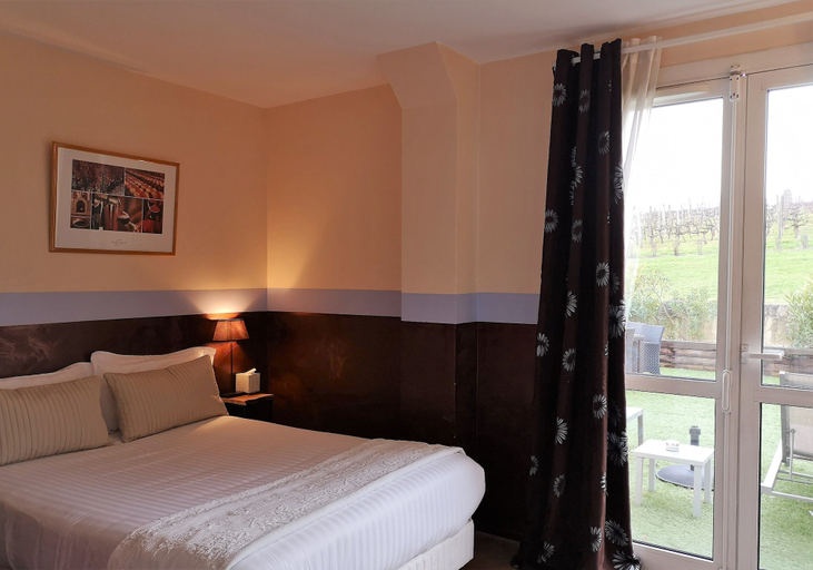 Bedroom 3, Pey La Tour - Logis Hôtels & restaurant, Gironde