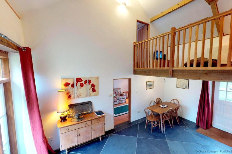 Others 4, Buckland Brewer COB Barn 2 Bedrooms, Devon