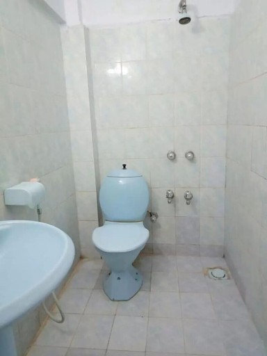 Bathroom, Gulf Hotel, Karachi
