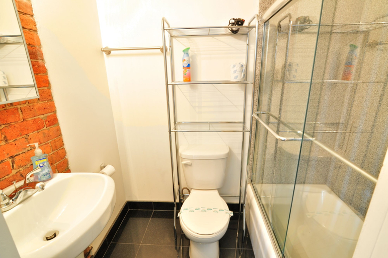 Bathroom 4, Hello Apartments NYC, New York