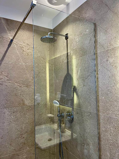 Bathroom 4, Blissful Apartments, Sarandës